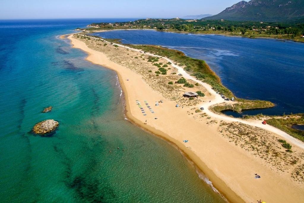 Issos Studios Агиос-Георгиос Экстерьер фото